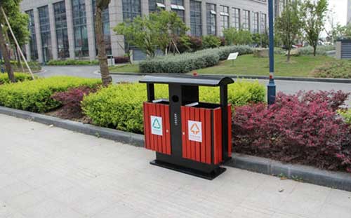 钢木垃圾箱在假期的作用