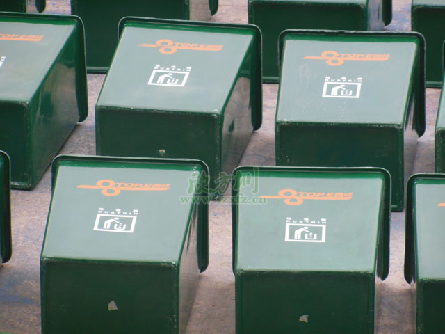 垃圾桶厂家为广东通驿高速服务区玻璃钢桶生产图