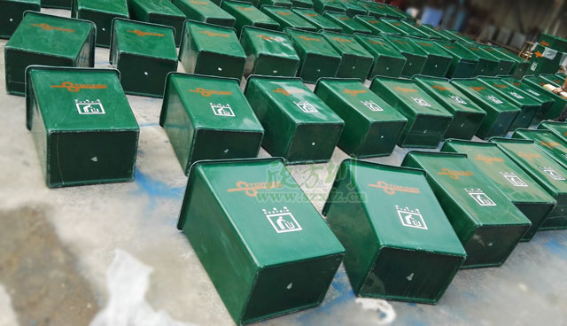 垃圾桶厂家为广东通驿高速服务区玻璃钢桶生产图