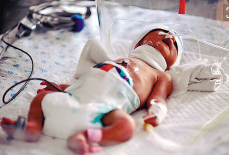 生下孩子发现缺陷遗弃陵园 产下女婴怕损声誉丢垃圾桶