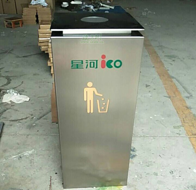 深圳星河iCO不锈钢垃圾桶厂家生产及现场摆放图